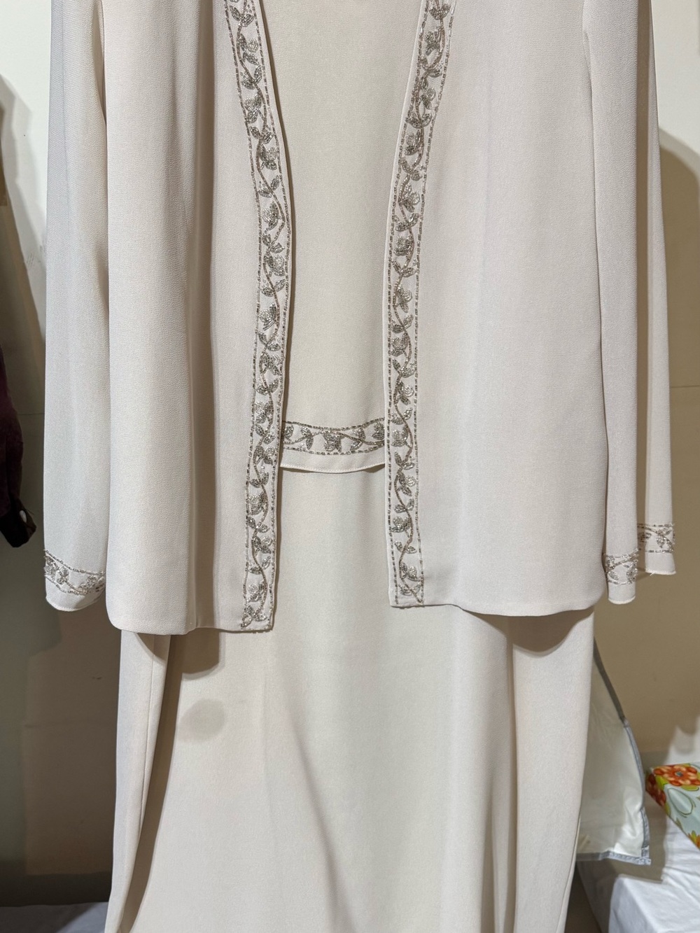 R&M Richards Karen Kwong Size 18 Ivory Beaded 2 Piece Formal Evening Dress Set